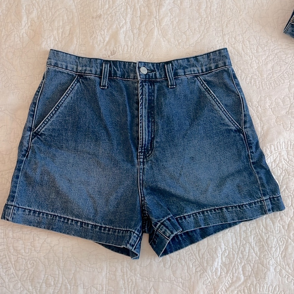 GAP tailored denim shorts size 30